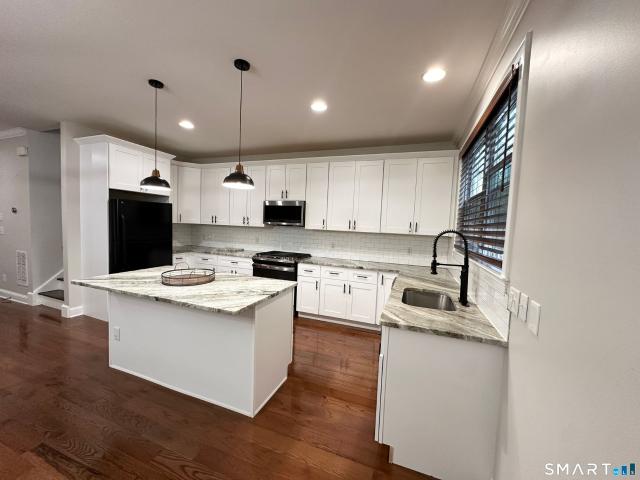 50 Lawrence Avenue, Danbury, United States, CT