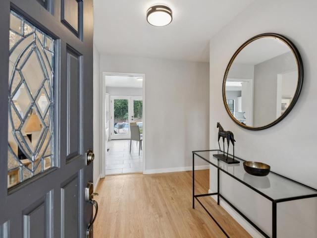 50 Los Altos Avenue