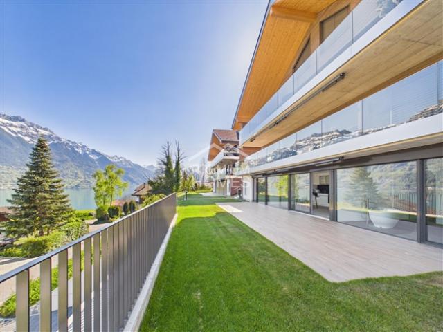 50 m² Sonnenterrasse mit Seesicht modernes Wohnen am Brienzersee