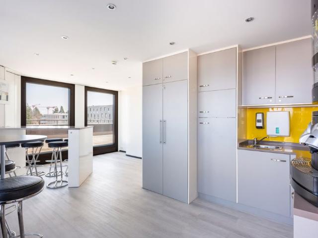 50 m²