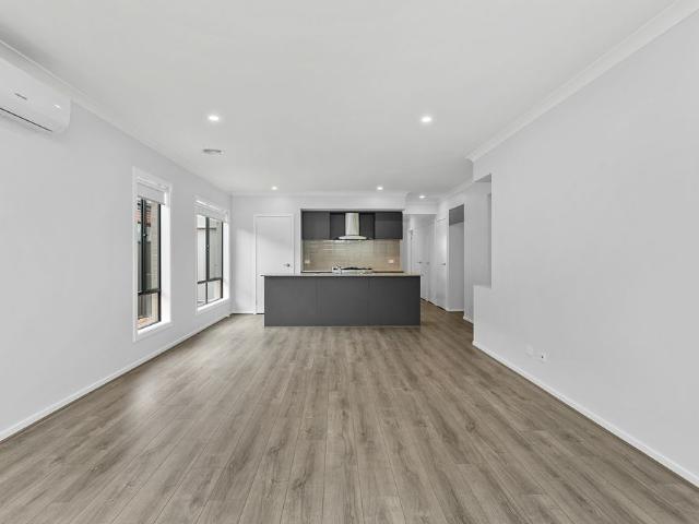 50 Pintail Drive, Melton South VIC, Belconnen