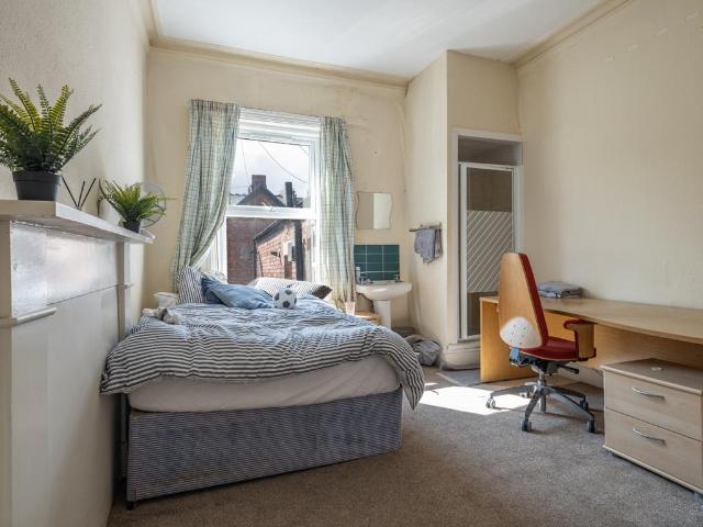 50 Queens Road, Newcastle Upon Tyne NE2 1 bed maisonette to rent £695 pcm £160 pw