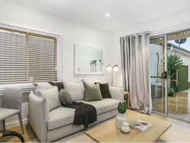 50A Captain Cook Drive, Caringbah House for rent Listed by Mi.