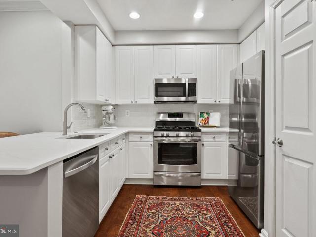 5108 Donovan Drive # 305