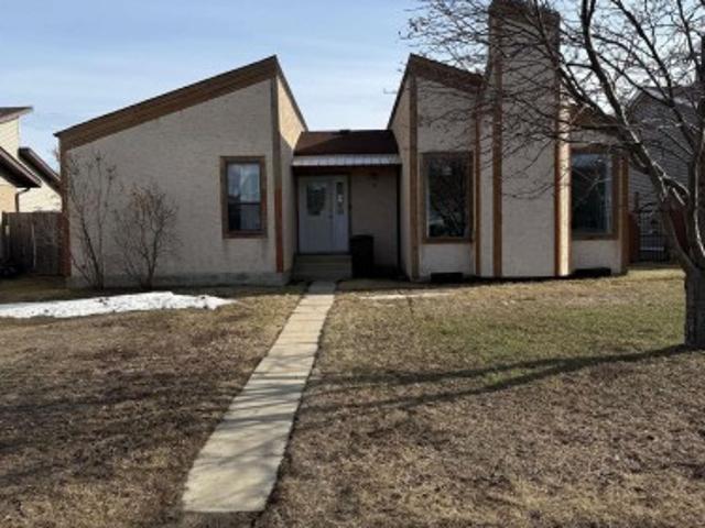 5108 58 Avenue, Elk Point, AB, T0A 1A0 house for sale | Listing ID E4485 | Royal LePage