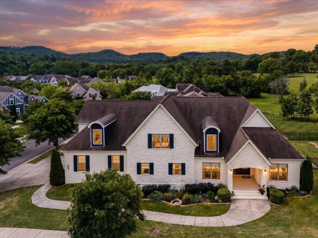 5109 Falling Water Rd