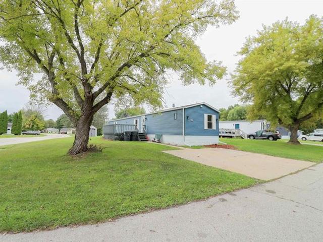 5101 Whippoorwill Ln S, La Crosse, WI 54601