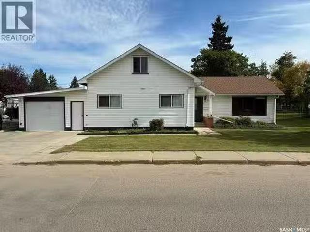 510 Centre Street, Meadow Lake, SK, S9X 1E9 house for sale.