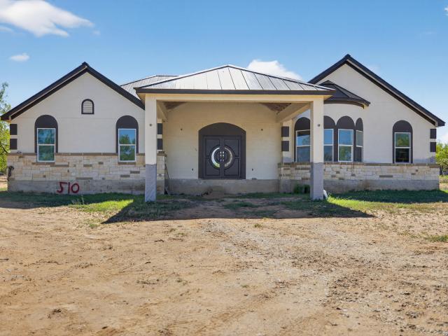 510 High Meadow Dr, Lytle, TX 78052 | MLS #1957