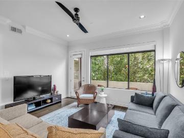 510 Lovett Boulevard 404