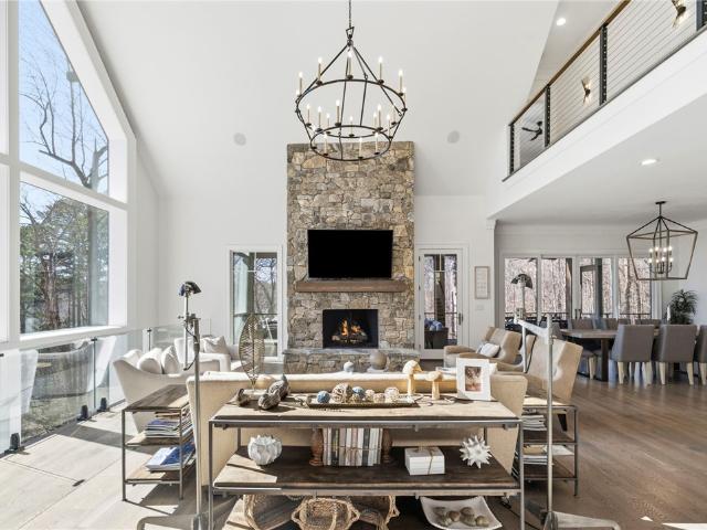 510 S Point Boulevard