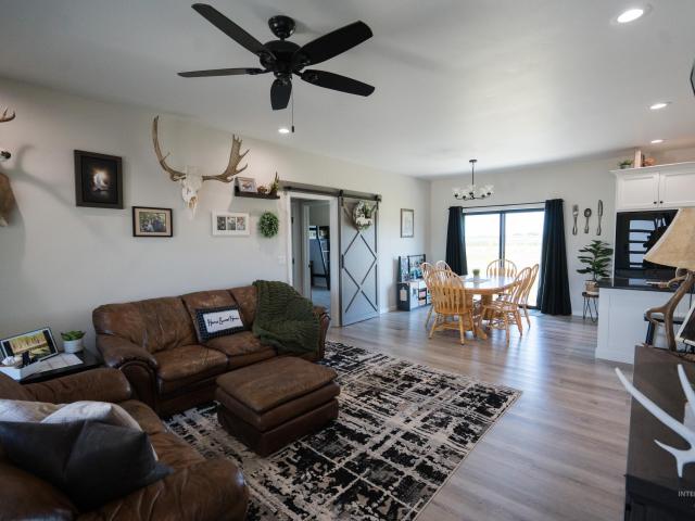 510 W Clark St