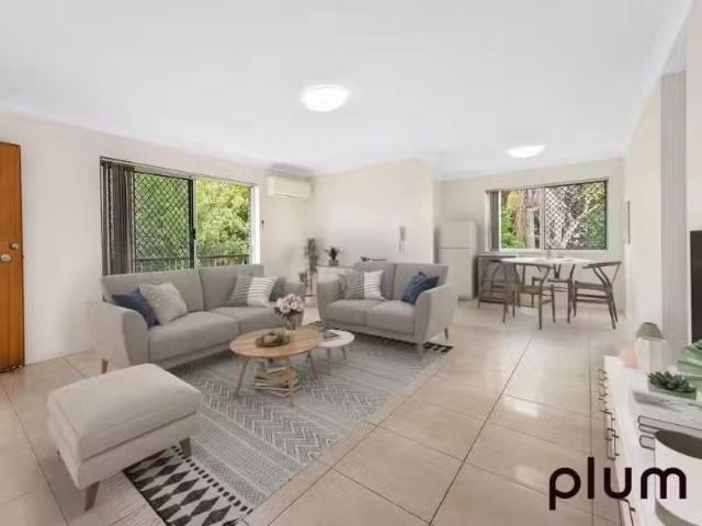 5/117 Pembroke Road, Coorparoo Apartment for rent Listed by R.