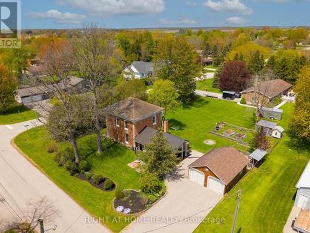 51184 Ashton Street, Malahide Springfield, ON, N0L 2J0 house for sale | Listing ID X13153 | Royal LePage