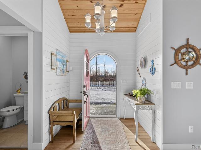 5110 Shorefront Lane