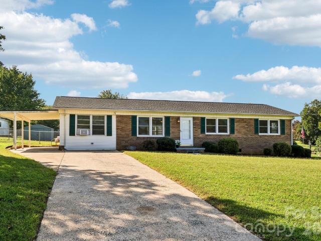 5111 Hawthorne Lane