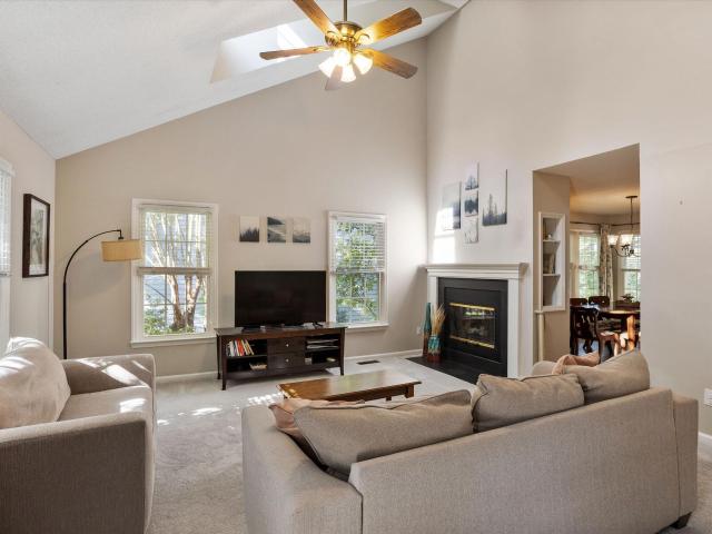 5112 Carolwood Lane