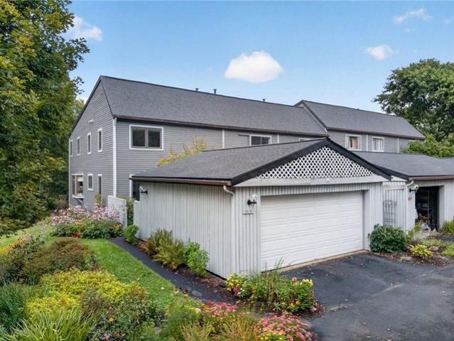 511 Strawberry Hill Cir Apt 6, Ithaca, NY 14850