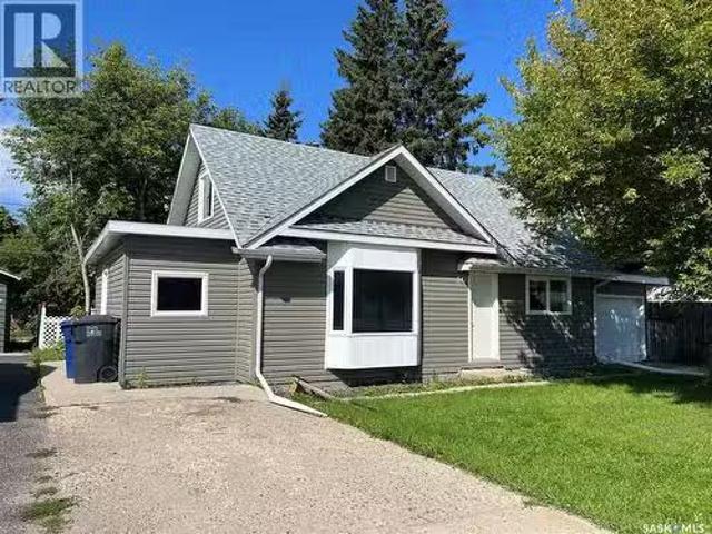 511 Centre Street, Meadow Lake, SK, S9X 1E5 house for sale.