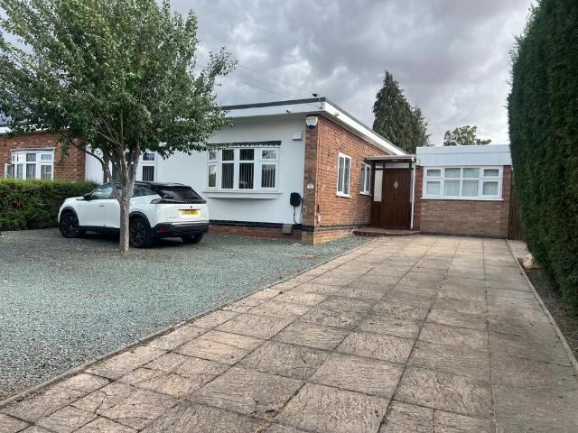 511 Charter Avenue Coventry, CV4 4 bed semi detached house to rent £2,000 pcm £462 pw