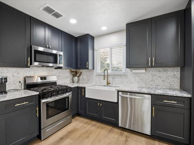 511 Arbor Ln