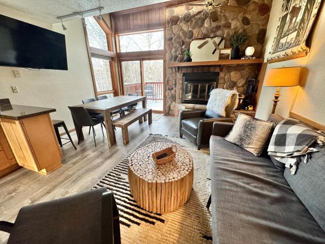 511 Moose Mountain Drive