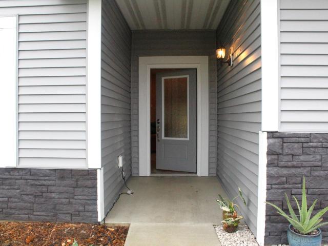 511 Valley Drive W
