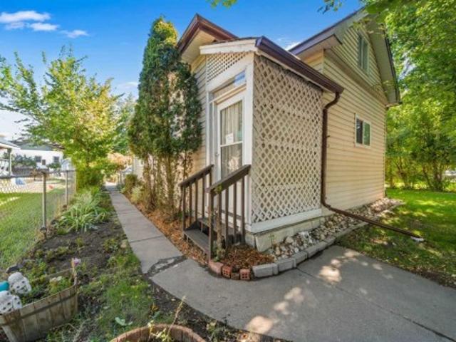 511B Maple Avenue Se, Medicine Hat, AB, T1B 3A6 house for sale | Listing ID A2341 | Royal LePage