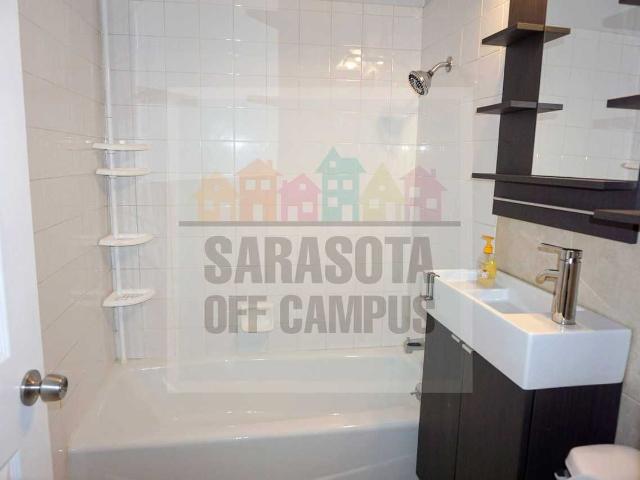 5125 David Ave 2 Bedroom Apartment for Rent at 5125 A C, Sarasota, FL 34234