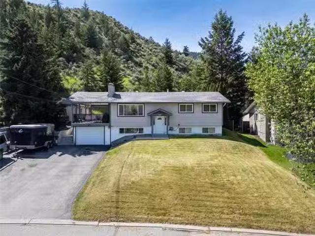 5121 Crawford Place, Kamloops, BC, V2C 5Z8 house for sale L.