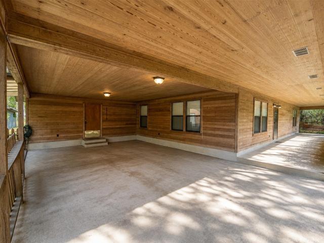 512 County Road 2550