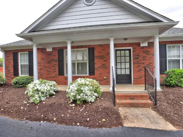 512 Courtyard Way