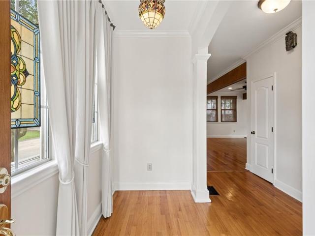 512 Athania Parkway