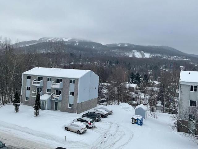 51/2 Bromont, Frig. Lave Remise Et Stati