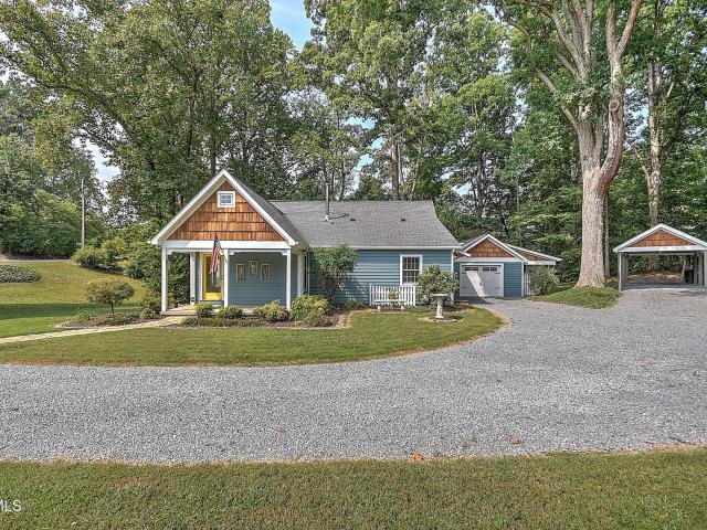 512 Dogwood Lane
