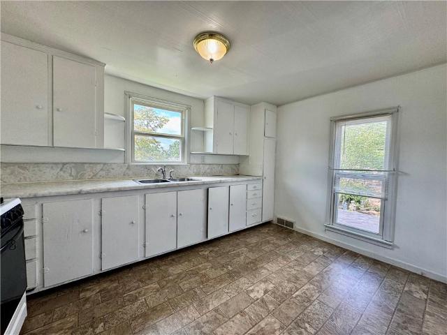 512 E 4th Street