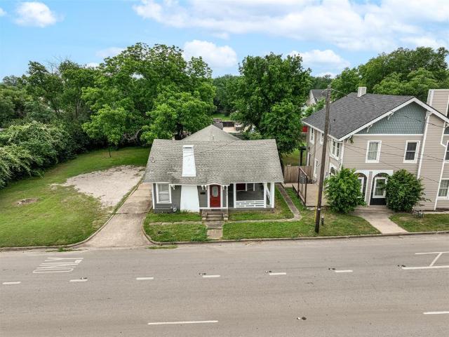512 Herring Avenue