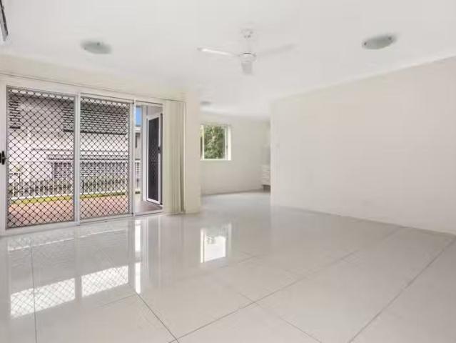 5/12 Lake Street, YERONGA, QLD 4104 Apartment for Rent