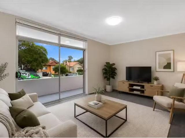 5/12 Legge Street, Roselands Apartment for rent Listed by Gos.