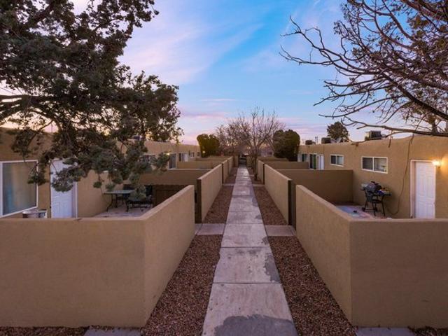 512 Mesilla St SE, Albuquerque, NM 87108