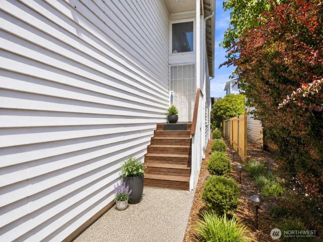 512 N 104th Street
