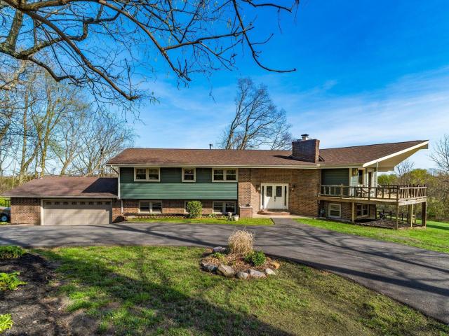 512 N Wooster Way NW