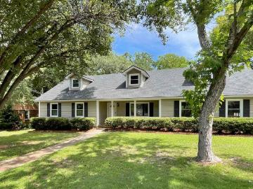 512 N Royal Tower Drive