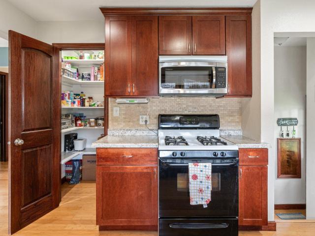 512 S 1st Street