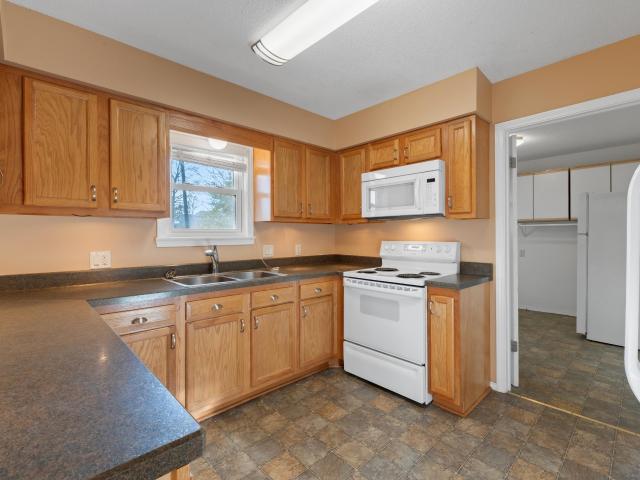 512 Ridgemont Way