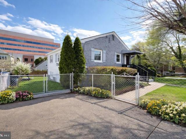 5132 19Th Road N