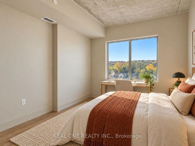 513 810 King Street W, Hamilton