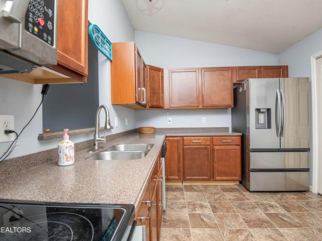 5141 Spring Petal Way 16