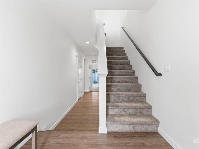 514 Diamond Ln