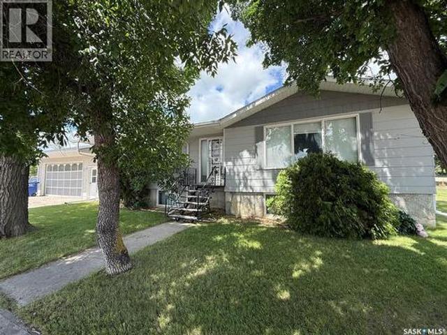 514 Main Street Sw, Eston, SK, S0L 1A0 house for sale | Listing ID SK042361 | Royal LePage